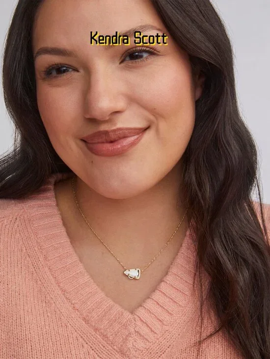 Cheer Gold Short Pendant Necklace in White Mother-of-Pearl - Picture 3 of 4